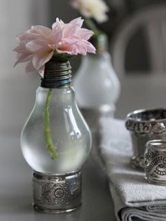 Váza v tvare žiarovky