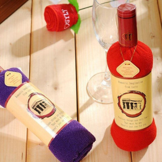 Uterák v darčekovom balení fľaša vína - fialový